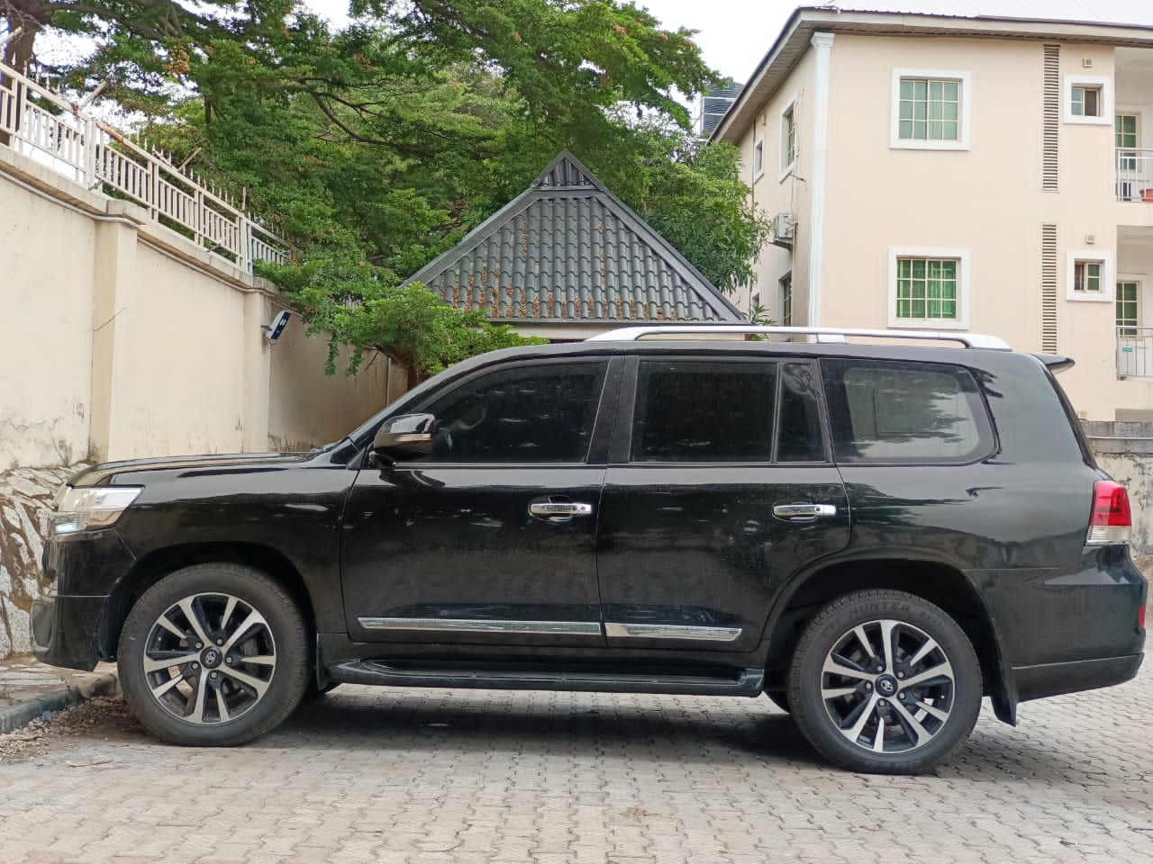 Naija Used 2020 Toyota Land Cruiser