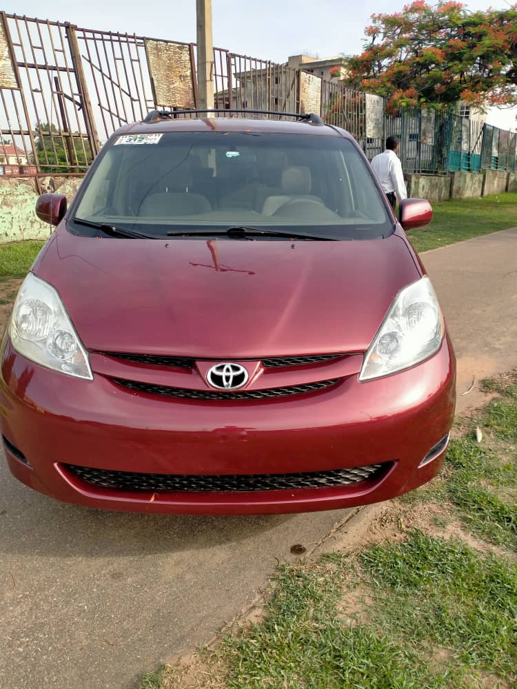 Foreign Used 2006 Toyota Sienna